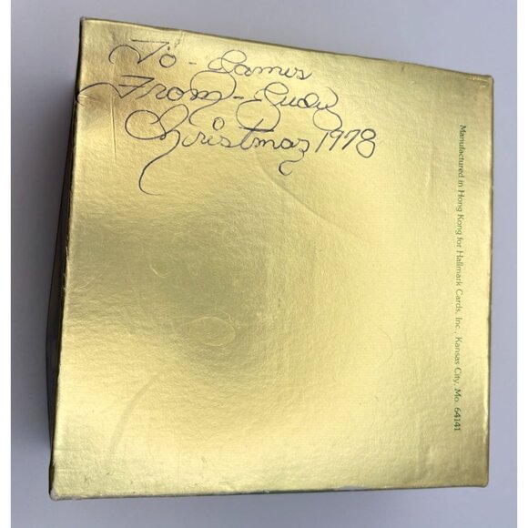 Vintage Hallmark Ice Skating Raccoon Christmas Ornament Tree Trimmer 1978 Skater - Picture 6 of 11